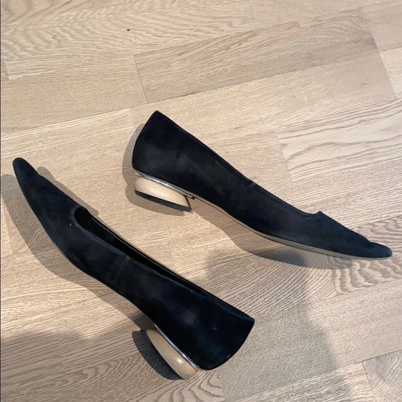 Zara Pointy Toe Flats with Wood Heel - Picture 3 of 5
